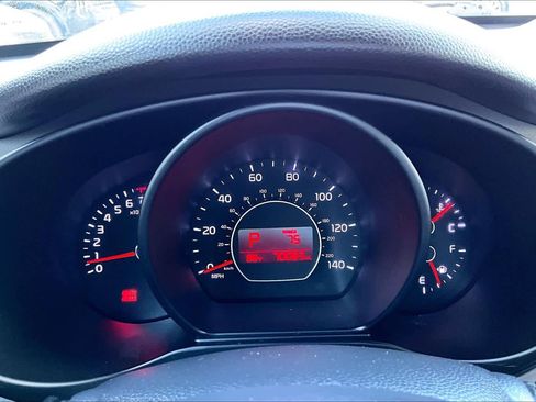 Used 2019 Kia Soul FWD image 25