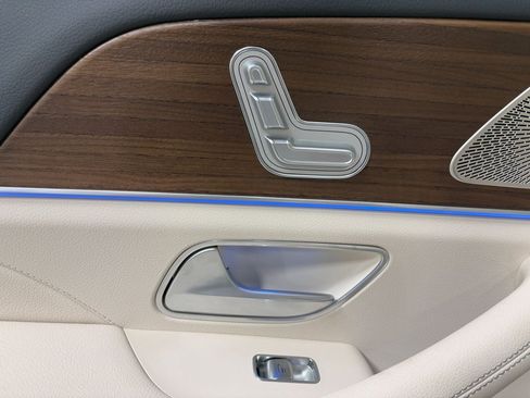 Certified 2025 Mercedes-Benz GLS 450 4MATIC image 27