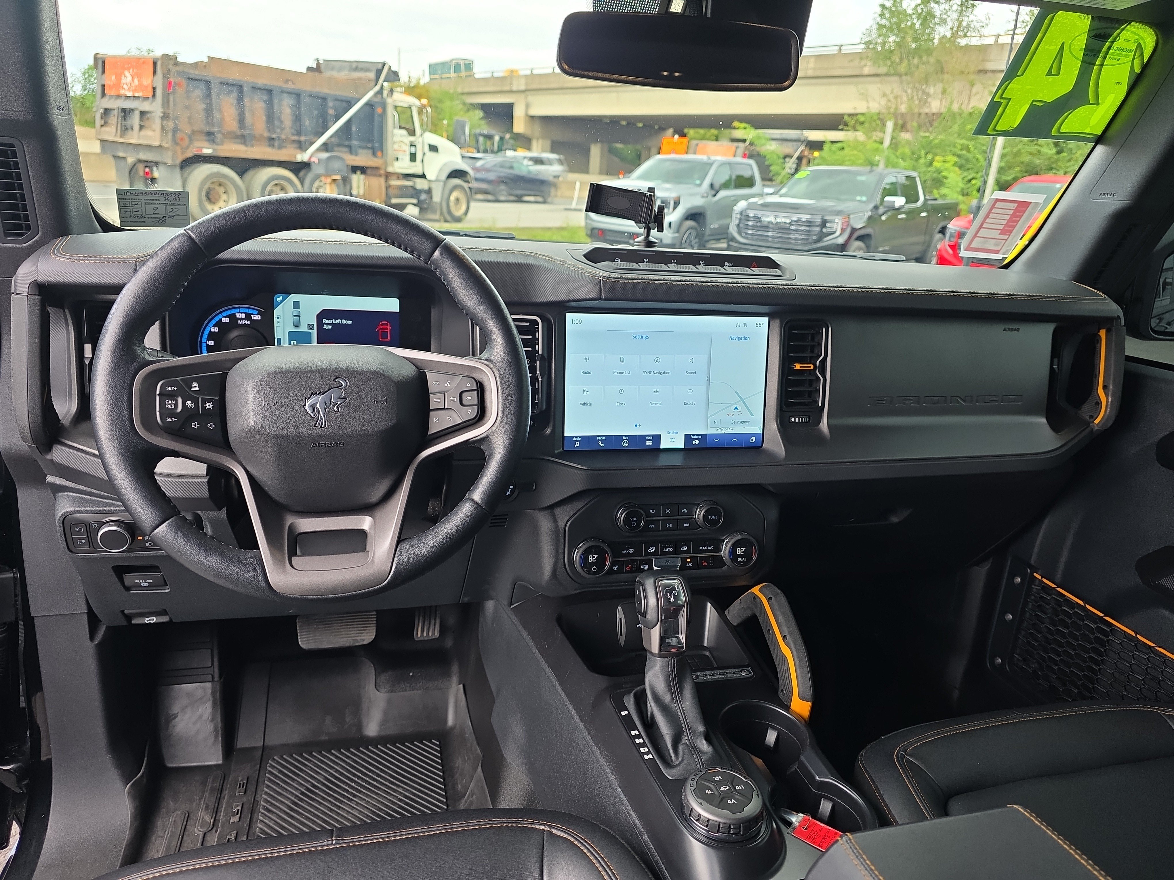 Used 2024 Ford Bronco Badlands AWD/4WD image 15