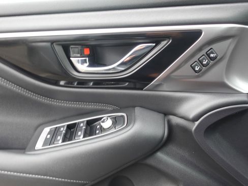 Certified 2025 Subaru Outback Limited image 12