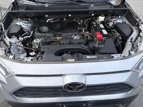 Used 2021 Toyota RAV4 XLE w/ Convenience Package AWD/4WD image 21