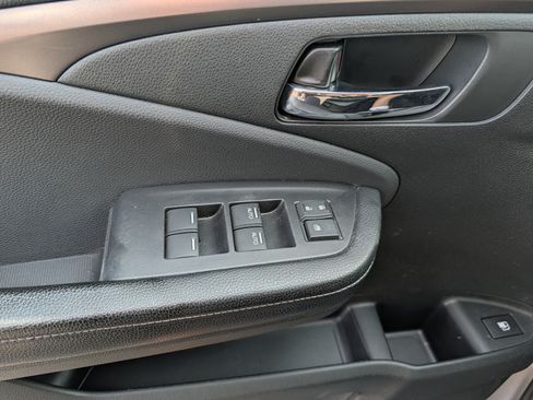 Used 2017 Honda Ridgeline RTL-T image 19
