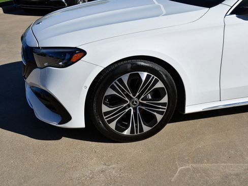 Used 2025 Mercedes-Benz E 350 Sedan image 4