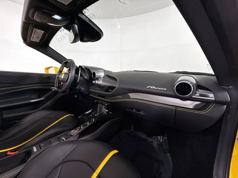 Certified 2022 Ferrari F8 Tributo RWD image 24