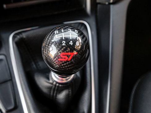 Used 2018 Ford Focus ST image 27