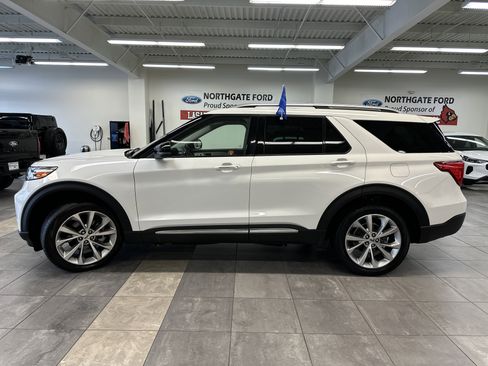 Used 2022 Ford Explorer Platinum w/ Equipment Group 601A image 17