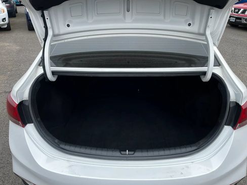 Used 2018 Hyundai Accent SE FWD image 13