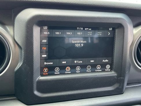 Used 2023 Jeep Wrangler Unlimited w/ Convenience Group AWD/4WD image 18