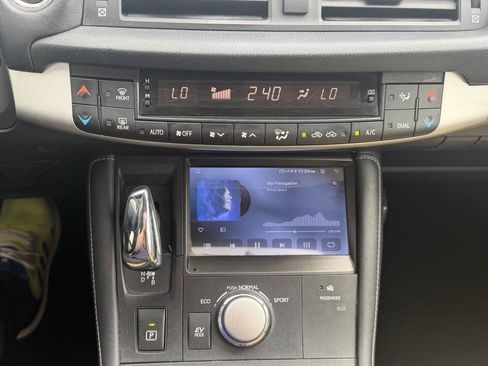 Used 2013 Lexus CT 200h FWD image 7