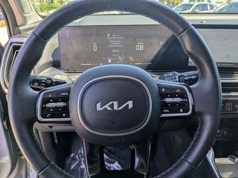 Certified 2025 Kia Sorento EX AWD/4WD image 30
