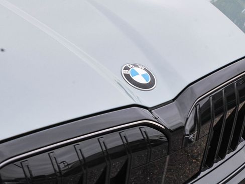 New 2027 BMW 530i w/ M Sport Package RWD image 8