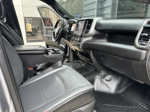 Used 2022 RAM 2500 Tradesman w/ Chrome Appearance Group image 13