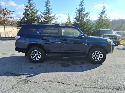 Used 2018 Toyota 4Runner TRD Off-Road Premium image 4