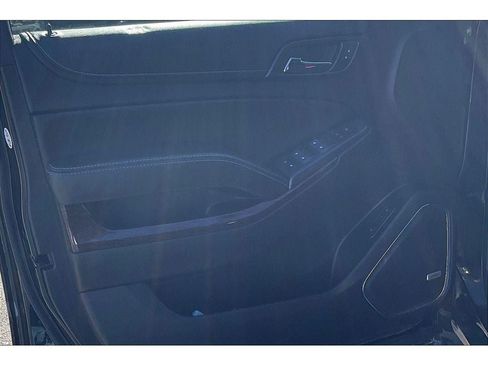 Used 2018 GMC Yukon SLT image 24