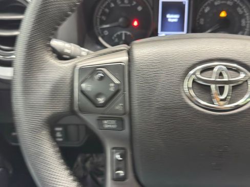 Used 2021 Toyota Tacoma TRD Sport image 30