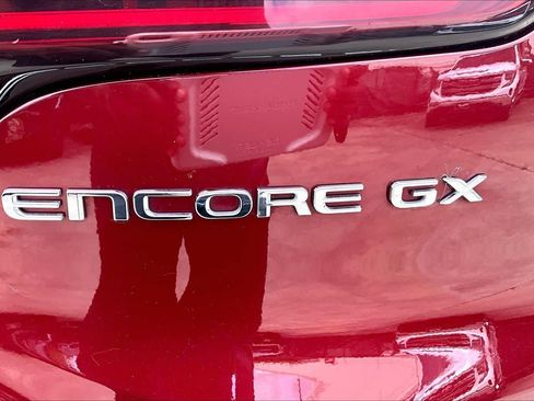 Used 2024 Buick Encore GX Sport Touring FWD image 31