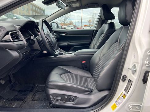 Used 2022 Toyota Camry SE image 11