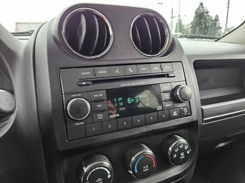 Used 2015 Jeep Patriot Latitude w/ Sun/Sound Group image 19