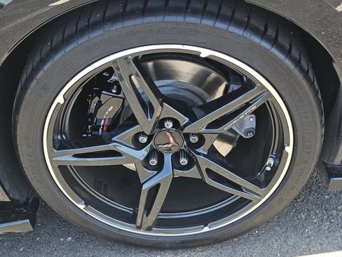 Used 2024 Chevrolet Corvette Stingray Preferred Cpe w/ Z51 Performance Package RWD image 43