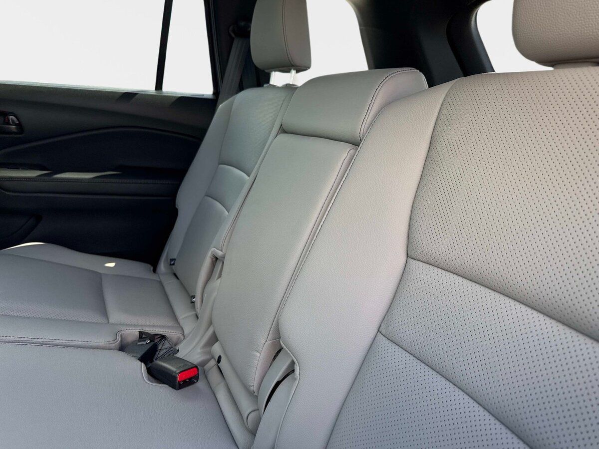 Used 2023 Honda Passport EX-L image 12