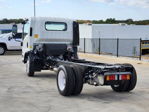 New 2025 Chevrolet Low Cab Forward RWD image 4