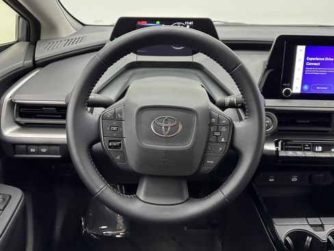 Used 2025 Toyota Prius LE image 21