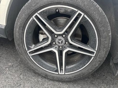 Used 2022 Mercedes-Benz GLS 580 4MATIC image 21