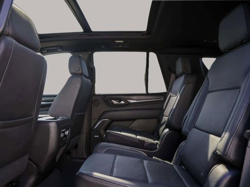 Used 2021 GMC Yukon Denali w/ Denali Premium Package image 28