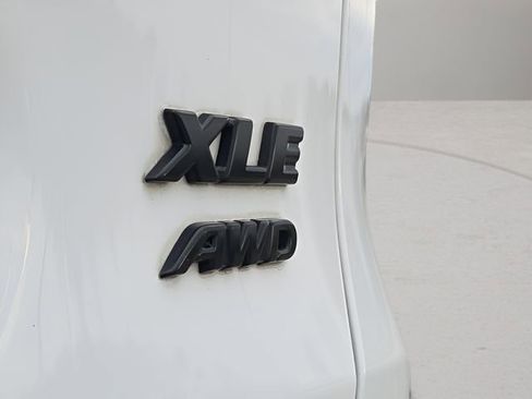 Used 2022 Toyota RAV4 XLE image 17