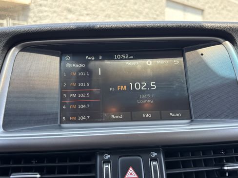 Used 2018 Kia Optima LX w/ 17" Alloy Wheels Package FWD image 20