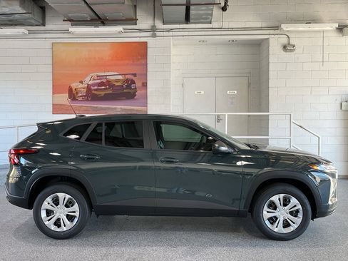New 2026 Chevrolet Trax LS image 9