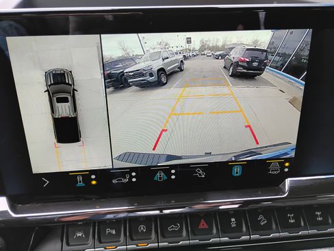 Used 2022 Chevrolet Silverado 1500 ZR2 w/ Technology Package AWD/4WD image 6