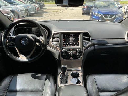 Used 2017 Jeep Grand Cherokee Limited AWD/4WD image 24