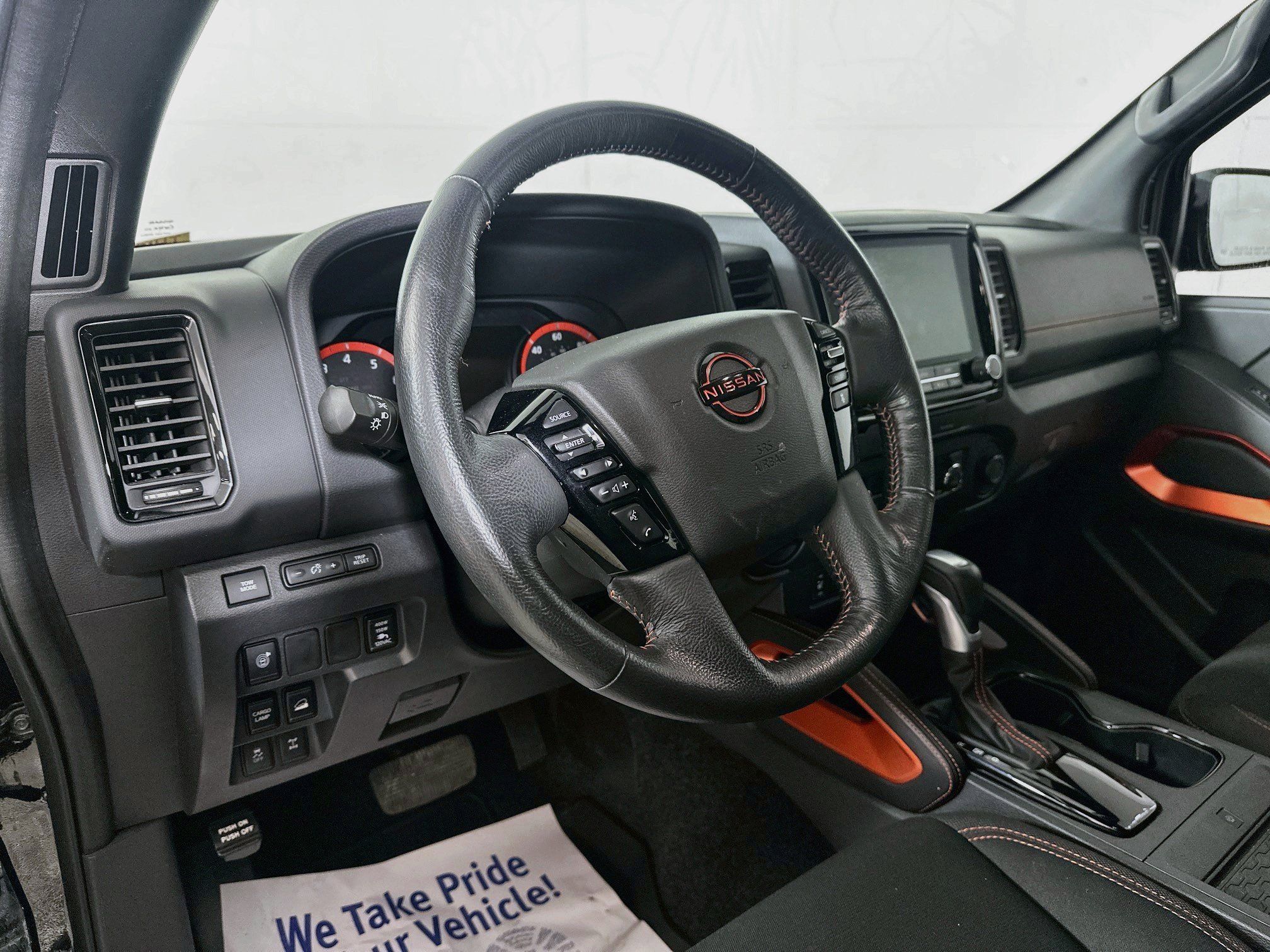 Used 2022 Nissan Frontier PRO-4X AWD/4WD image 9
