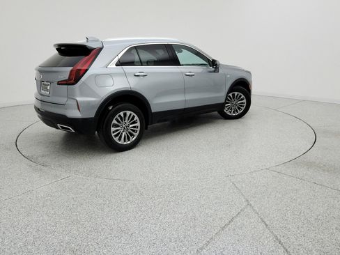 Used 2025 Cadillac XT4 Premium Luxury FWD image 5