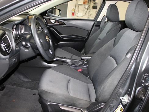 Used 2016 MAZDA MAZDA3 i Sport FWD image 24