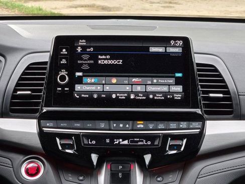 Used 2025 Honda Odyssey Sport-L image 18