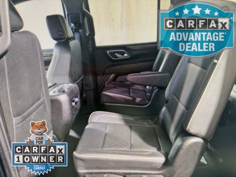 Used 2023 Chevrolet Suburban Premier image 4