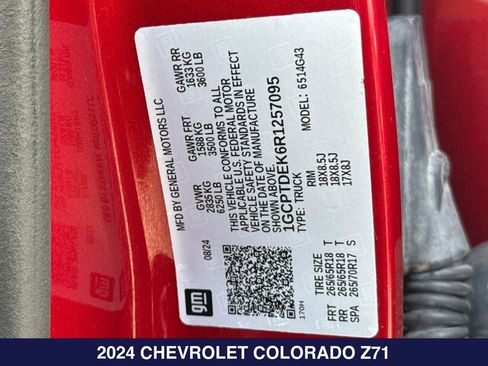 Used 2024 Chevrolet Colorado Z71 w/ Advanced Trailering Package AWD/4WD image 30
