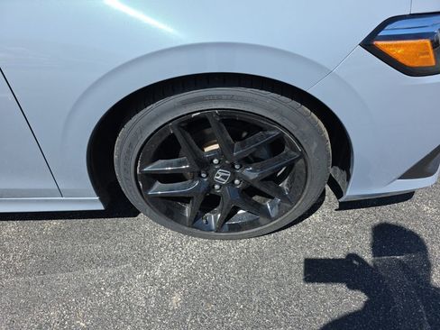 Used 2023 Honda Civic Sport image 9