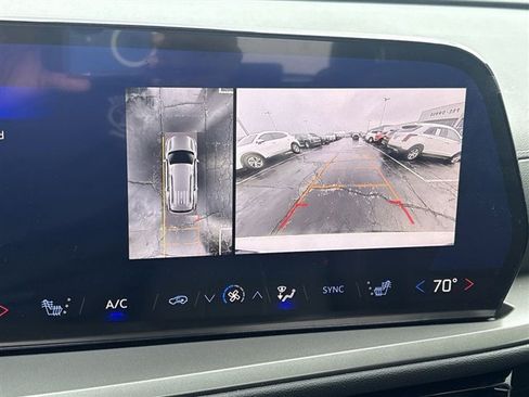 Used 2024 Chevrolet Traverse LT w/ Trailering Package image 15