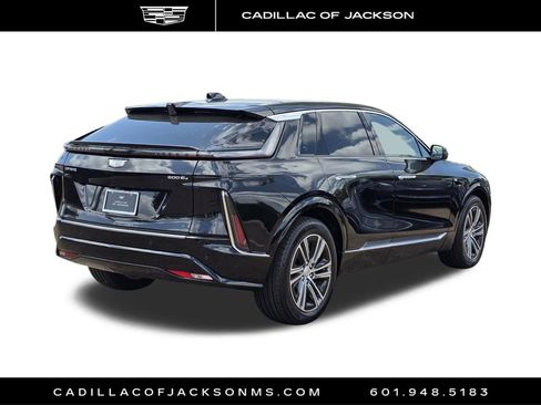 New 2026 Cadillac Lyriq Luxury AWD/4WD image 4