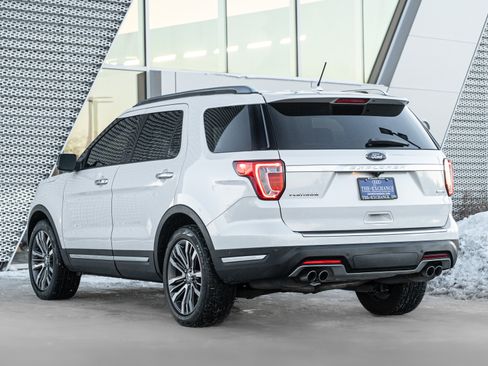 Used 2019 Ford Explorer Platinum image 5
