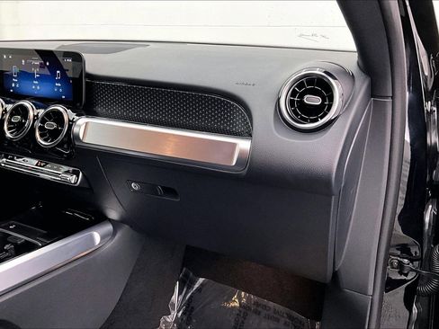 Used 2026 Mercedes-Benz GLB 250 image 19