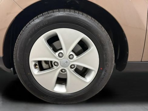 Used 2016 Kia Soul FWD image 23