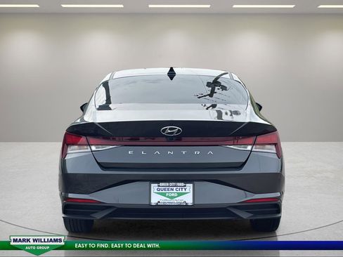 Used 2021 Hyundai Elantra SEL FWD image 4