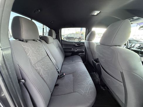 Used 2017 Toyota Tacoma TRD Sport w/ Tow Package image 31