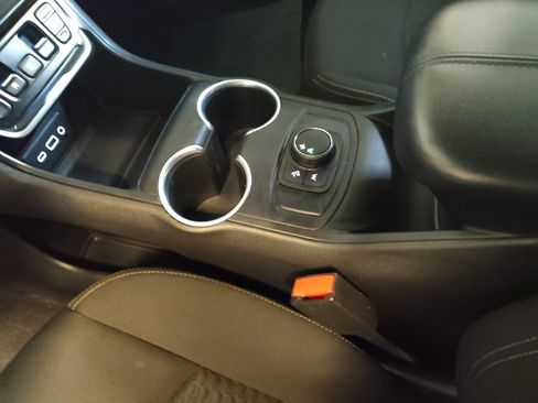 Used 2020 GMC Terrain SLE image 26