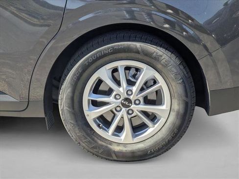 Used 2024 Kia Carnival LX image 22