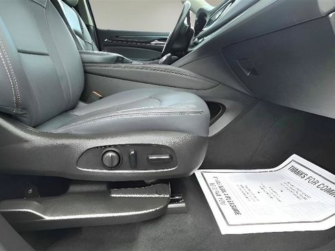 Used 2018 Buick Enclave Essence AWD/4WD image 36